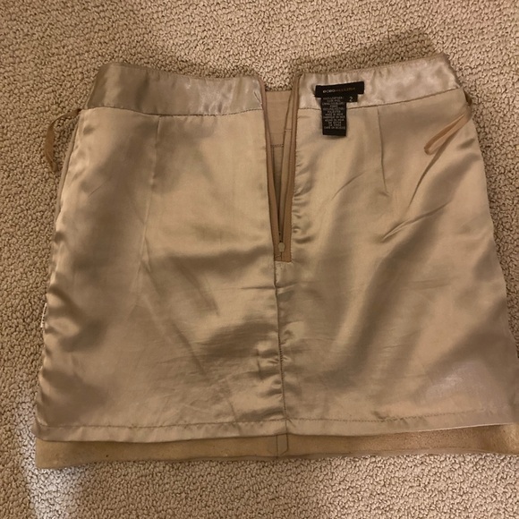 BCBG leather mini skirt, top and scarf - Picture 14 of 14